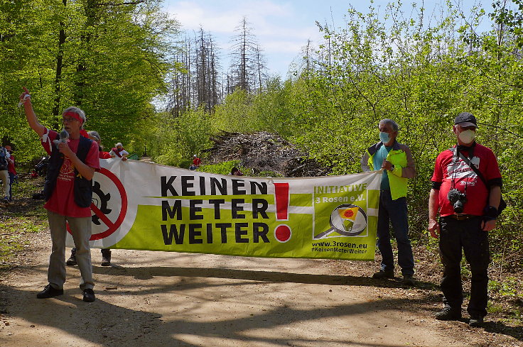 © www.mutbuergerdokus.de: '7 Jahre Waldspaziergänge - Rote Linie am Hambacher Wald'