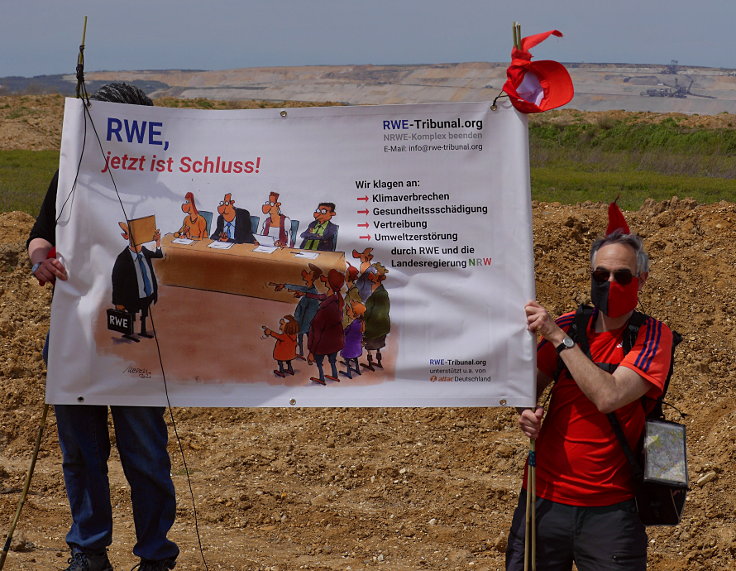 © www.mutbuergerdokus.de: '7 Jahre Waldspaziergänge - Rote Linie am Hambacher Wald'