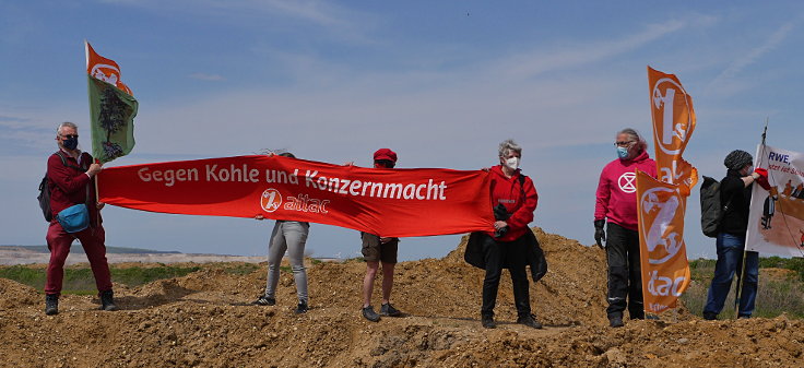 © www.mutbuergerdokus.de: '7 Jahre Waldspaziergänge - Rote Linie am Hambacher Wald'