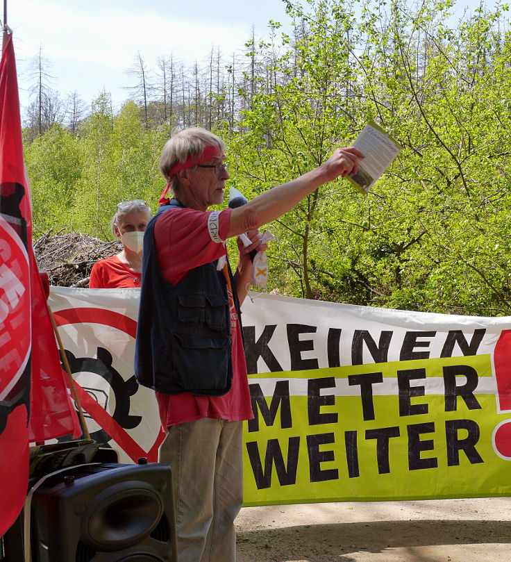 © www.mutbuergerdokus.de: '7 Jahre Waldspaziergänge - Rote Linie am Hambacher Wald'