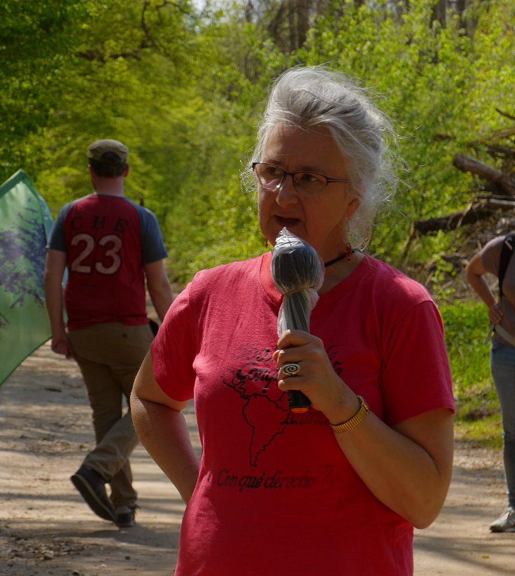 © www.mutbuergerdokus.de: '7 Jahre Waldspaziergänge - Rote Linie am Hambacher Wald'