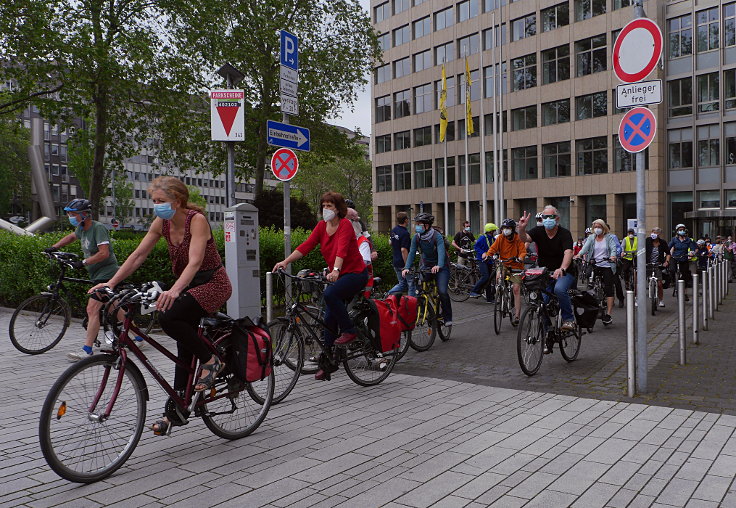 © www.mutbuergerdokus.de: 2. 'Fahrrad-Demo am Trippelsberg'