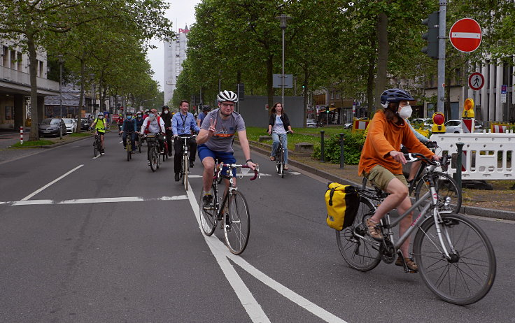 © www.mutbuergerdokus.de: 2. 'Fahrrad-Demo am Trippelsberg'