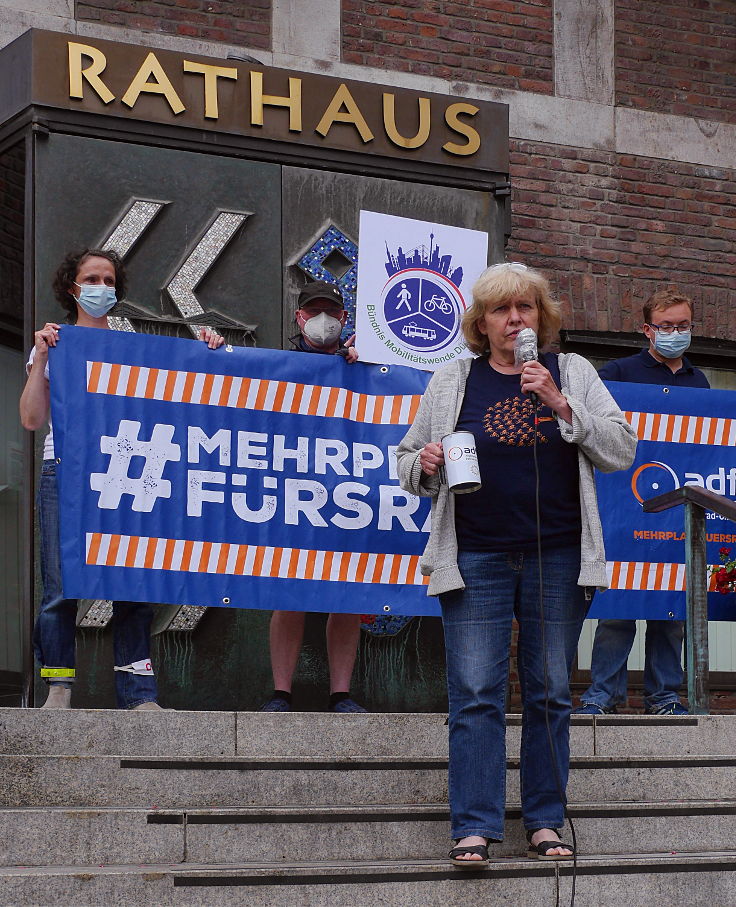 © www.mutbuergerdokus.de: 2. 'Fahrrad-Demo am Trippelsberg'