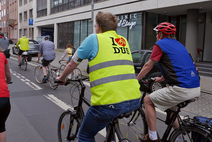 © www.mutbuergerdokus.de: 2. 'Fahrrad-Demo am Trippelsberg'