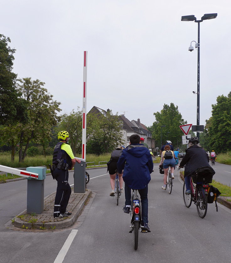 © www.mutbuergerdokus.de: 2. 'Fahrrad-Demo am Trippelsberg'