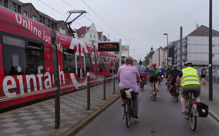 © www.mutbuergerdokus.de: 2. 'Fahrrad-Demo am Trippelsberg'