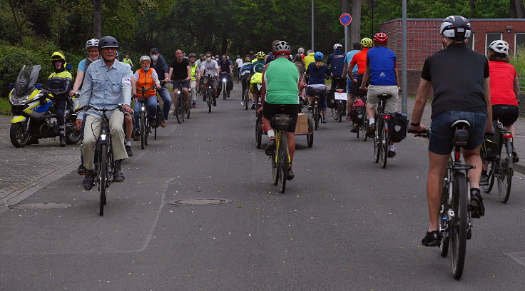 © www.mutbuergerdokus.de: 2. 'Fahrrad-Demo am Trippelsberg'