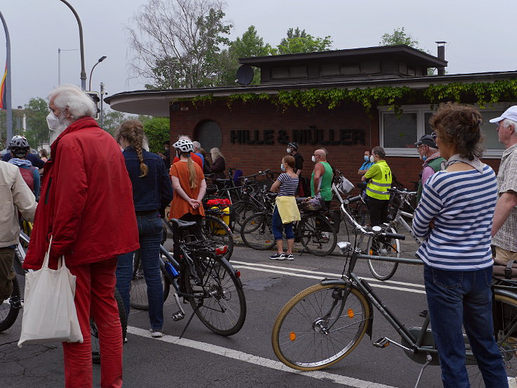 © www.mutbuergerdokus.de: 2. 'Fahrrad-Demo am Trippelsberg'