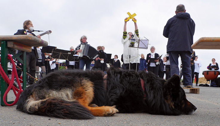 © www.mutbuergerdokus.de: 86. Sonntagsspaziergang: Fahrradtour mit Konzert von 'lebenslaute'