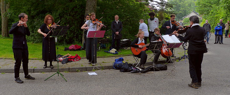 © www.mutbuergerdokus.de: 86. Sonntagsspaziergang: Fahrradtour mit Konzert von 'lebenslaute'