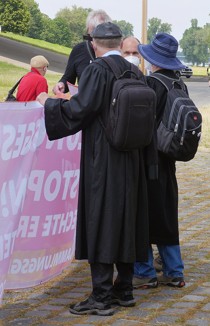 © www.mutbuergerdokus.de: Demonstration: 'Versammlungsgesetz NRW stoppen! Grundrechte erhalten'