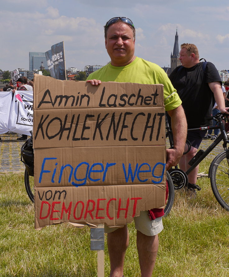 © www.mutbuergerdokus.de: Demonstration: 'Versammlungsgesetz NRW stoppen! Grundrechte erhalten'