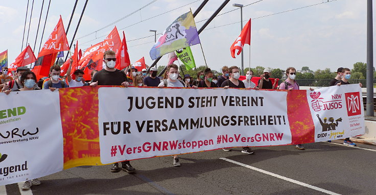 © www.mutbuergerdokus.de: Demonstration: 'Versammlungsgesetz NRW stoppen! Grundrechte erhalten'