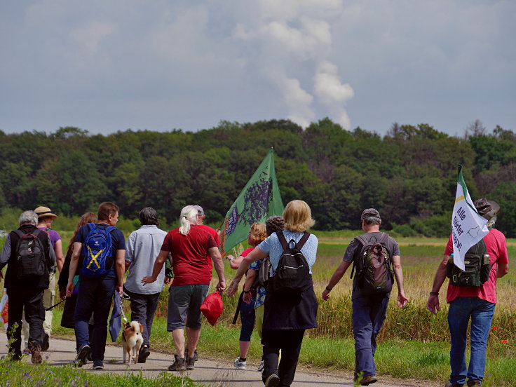 © www.mutbuergerdokus.de: 'Wald statt Kohle' - 87. Sonntagsspaziergang im Hambacher Wald