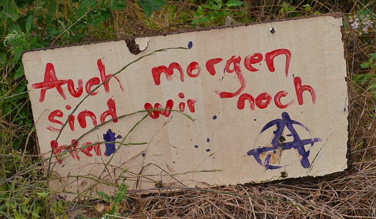 © www.mutbuergerdokus.de: 'Wald statt Kohle' - 87. Sonntagsspaziergang im Hambacher Wald