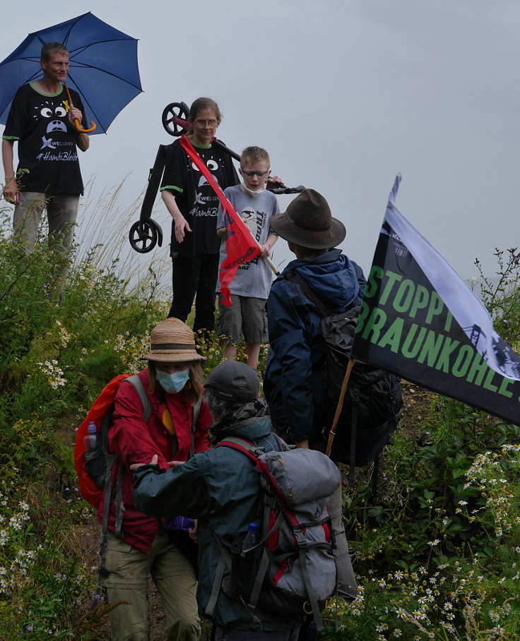 © www.mutbuergerdokus.de: 'Wald statt Kohle' - 87. Sonntagsspaziergang im Hambacher Wald