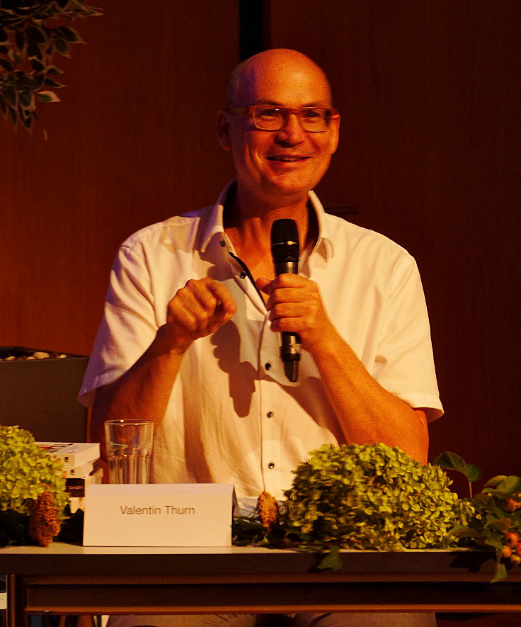 © www.mutbuergerdokus.de: 'Woche der Nachhaltigkeit': Impulsvortrag von Valentin Thurn mit Podiumsdiskussion