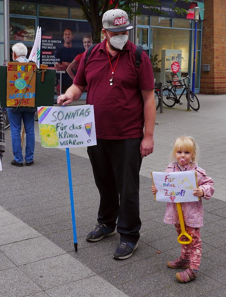 © www.mutbuergerdokus.de: 'BUND Meerbusch' und 'parents for future Meerbusch': Demonstration zum Klimaaktionstag