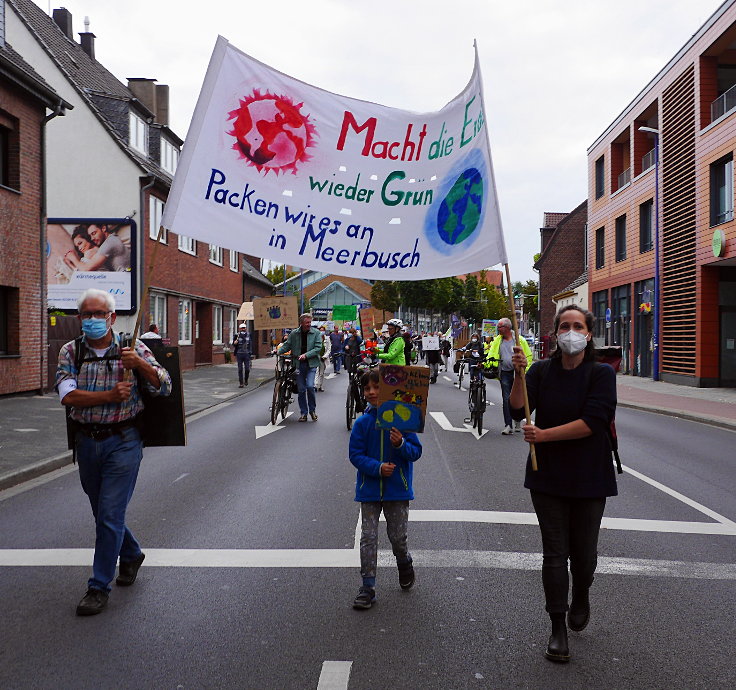 © www.mutbuergerdokus.de: 'BUND Meerbusch' und 'parents for future Meerbusch': Demonstration zum Klimaaktionstag