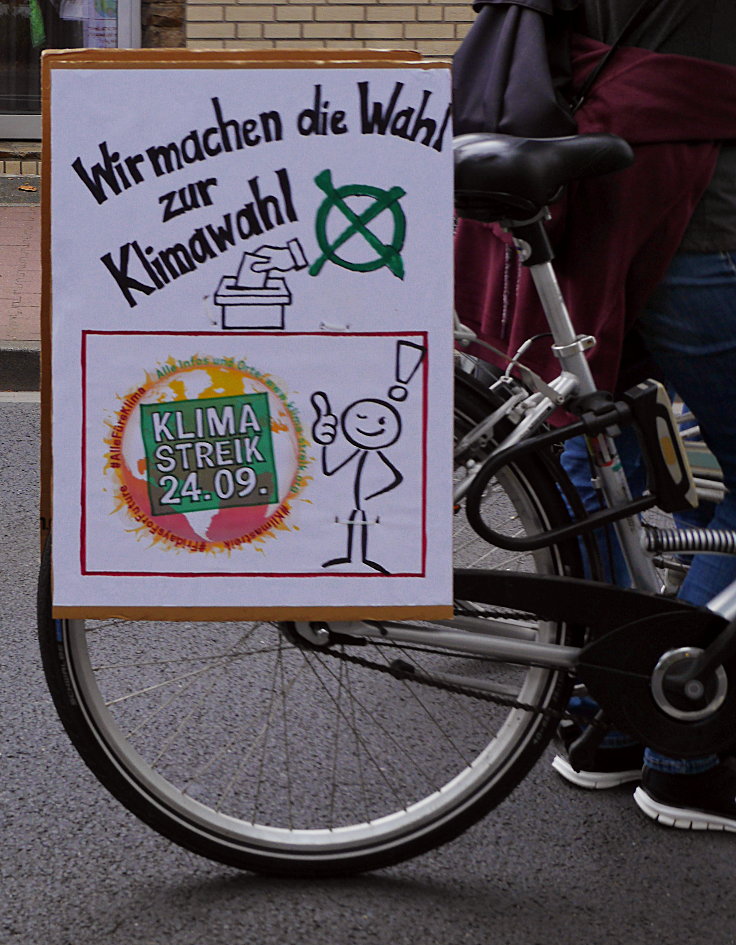 © www.mutbuergerdokus.de: 'BUND Meerbusch' und 'parents for future Meerbusch': Demonstration zum Klimaaktionstag