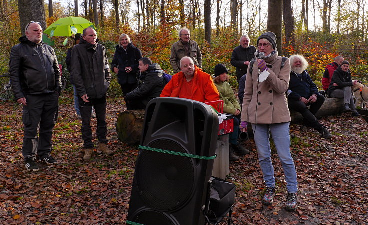 © www.mutbuergerdokus.de: Waldspaziergang: 'Osterholz Bleibt!'