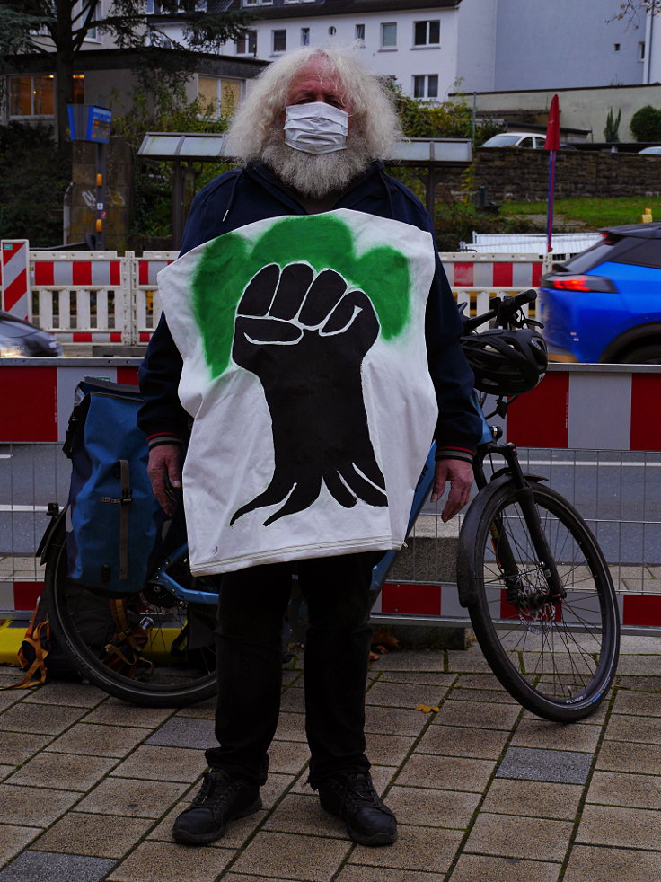 © www.mutbuergerdokus.de: Osterholz Bleibt! Mahnwache vor der Historischen Stadthalle