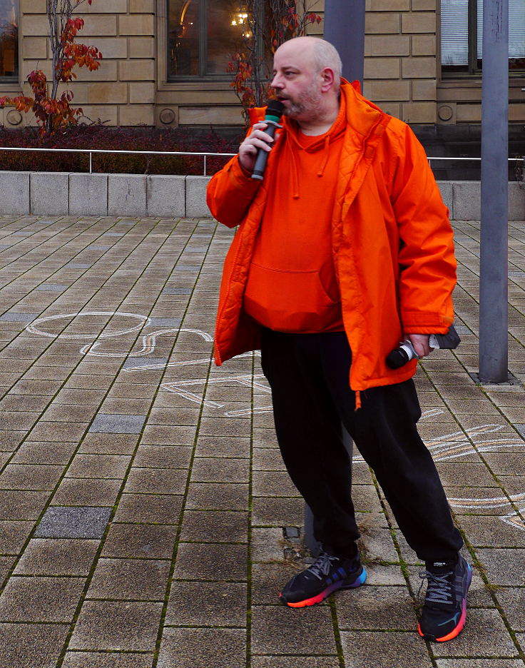 © www.mutbuergerdokus.de: Osterholz Bleibt! Mahnwache vor der Historischen Stadthalle