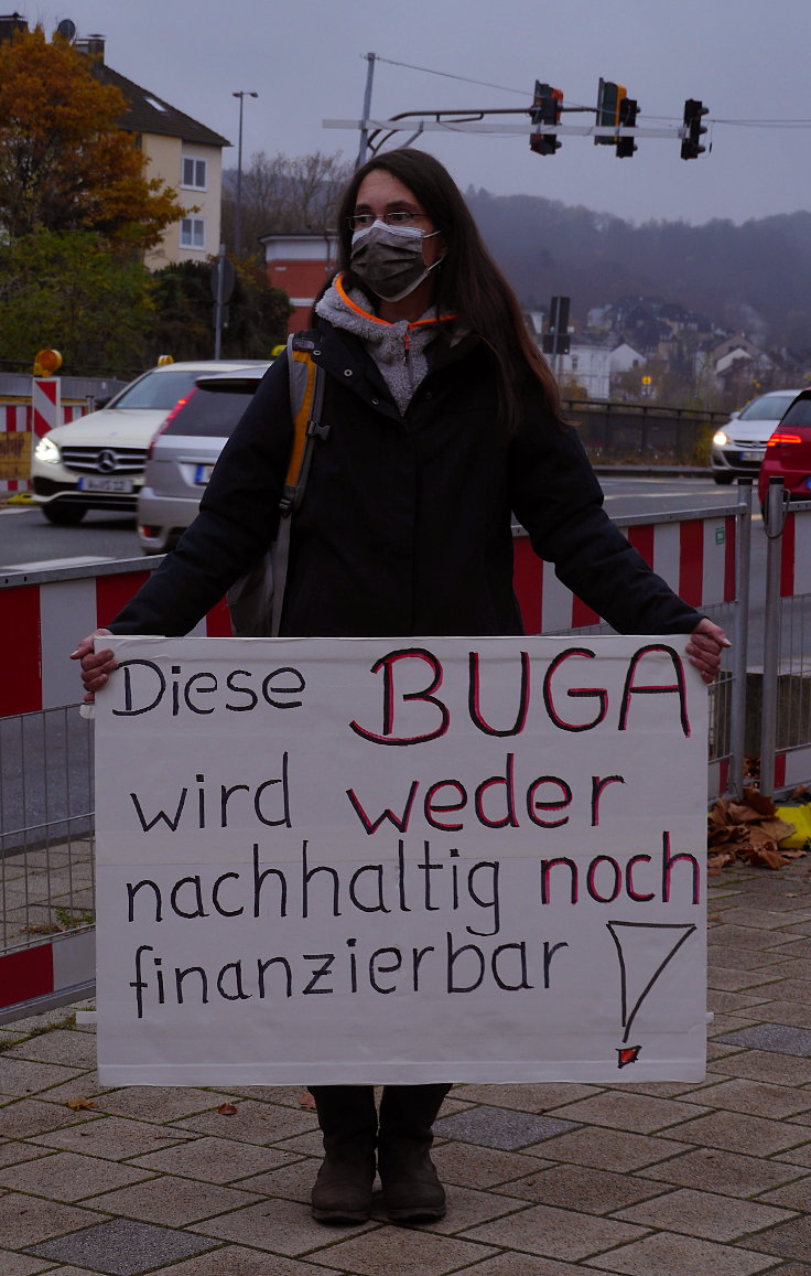 © www.mutbuergerdokus.de: Osterholz Bleibt! Mahnwache vor der Historischen Stadthalle