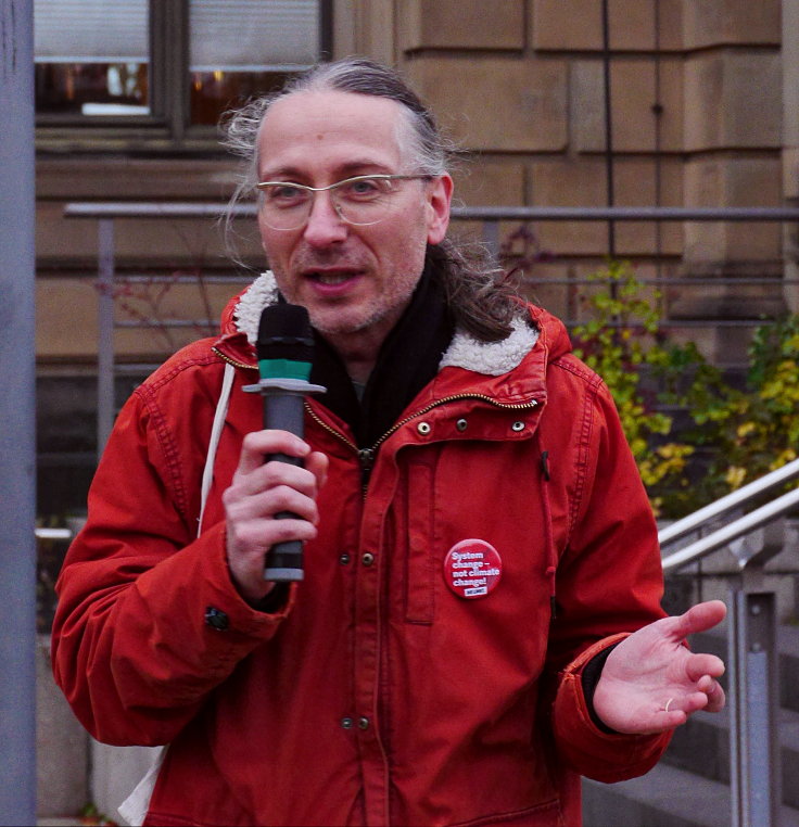 © www.mutbuergerdokus.de: Osterholz Bleibt! Mahnwache vor der Historischen Stadthalle