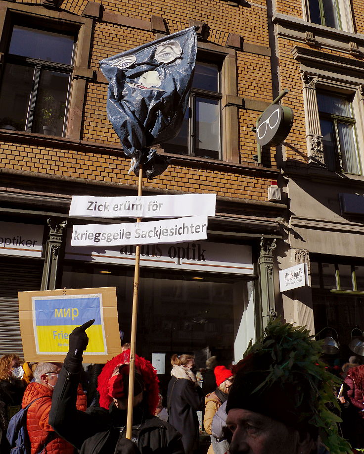 © www.mutbuergerdokus.de: Friedens-Demo an Rosenmontag