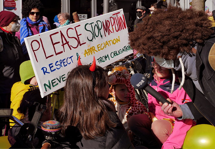 © www.mutbuergerdokus.de: Friedens-Demo an Rosenmontag