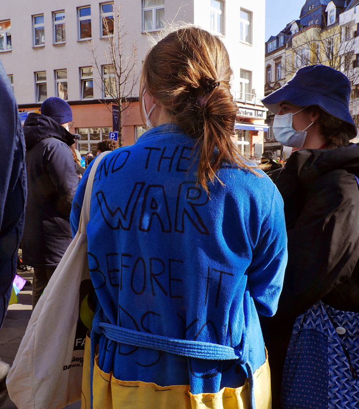 © www.mutbuergerdokus.de: Friedens-Demo an Rosenmontag