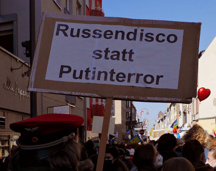 © www.mutbuergerdokus.de: Friedens-Demo an Rosenmontag