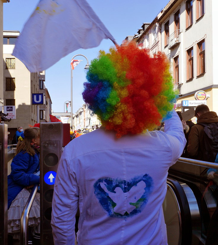 © www.mutbuergerdokus.de: Friedens-Demo an Rosenmontag