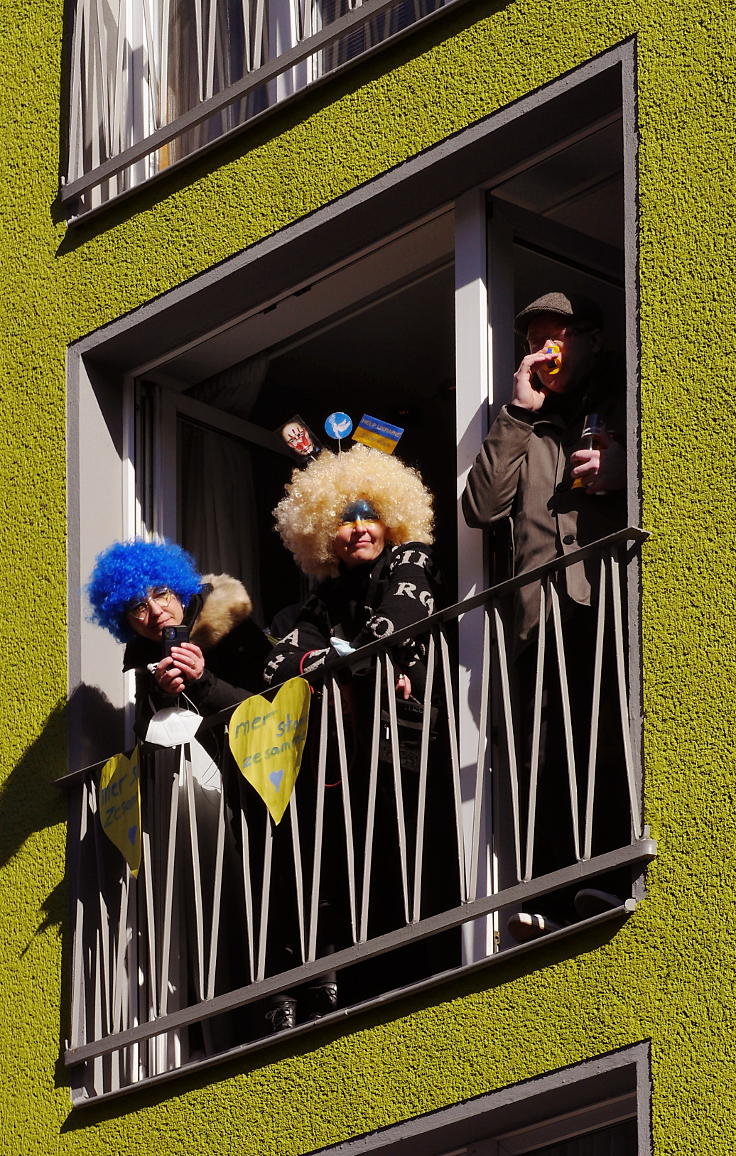 © www.mutbuergerdokus.de: Friedens-Demo an Rosenmontag