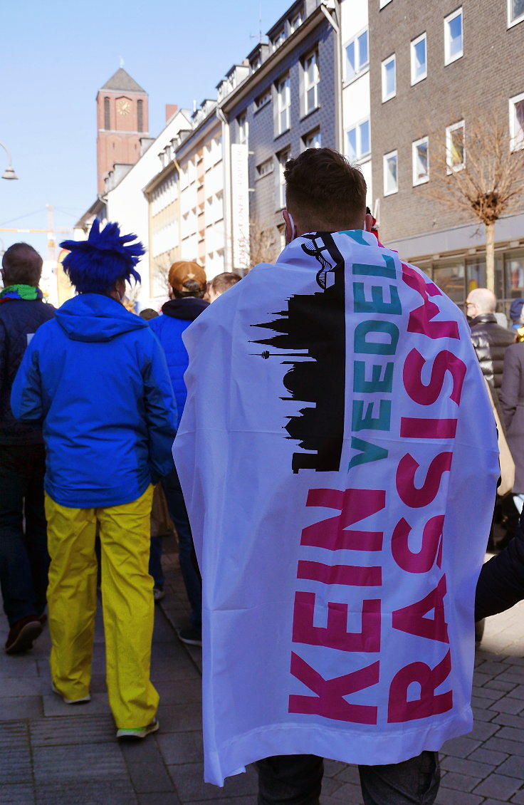 © www.mutbuergerdokus.de: Friedens-Demo an Rosenmontag