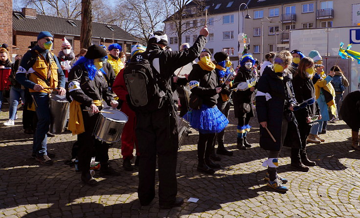 © www.mutbuergerdokus.de: Friedens-Demo an Rosenmontag