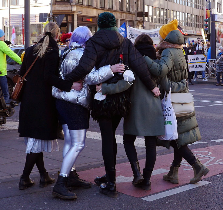 © www.mutbuergerdokus.de: Friedens-Demo an Rosenmontag