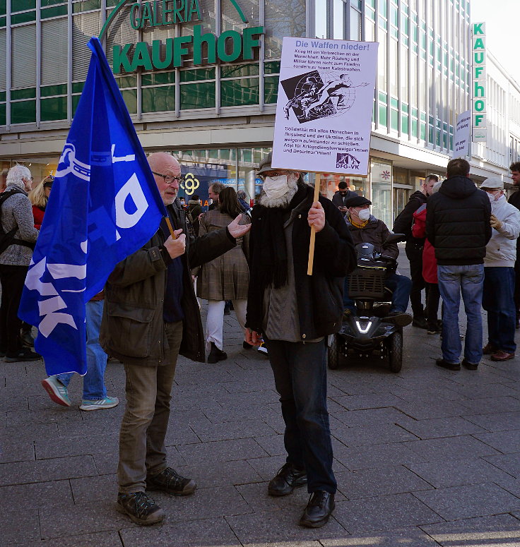 © www.mutbuergerdokus.de: Krefelder Friedensbündnis: Friedenskundgebung