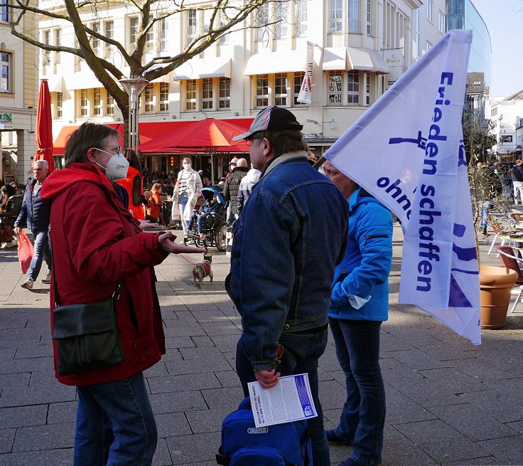 © www.mutbuergerdokus.de: Krefelder Friedensbündnis: Friedenskundgebung