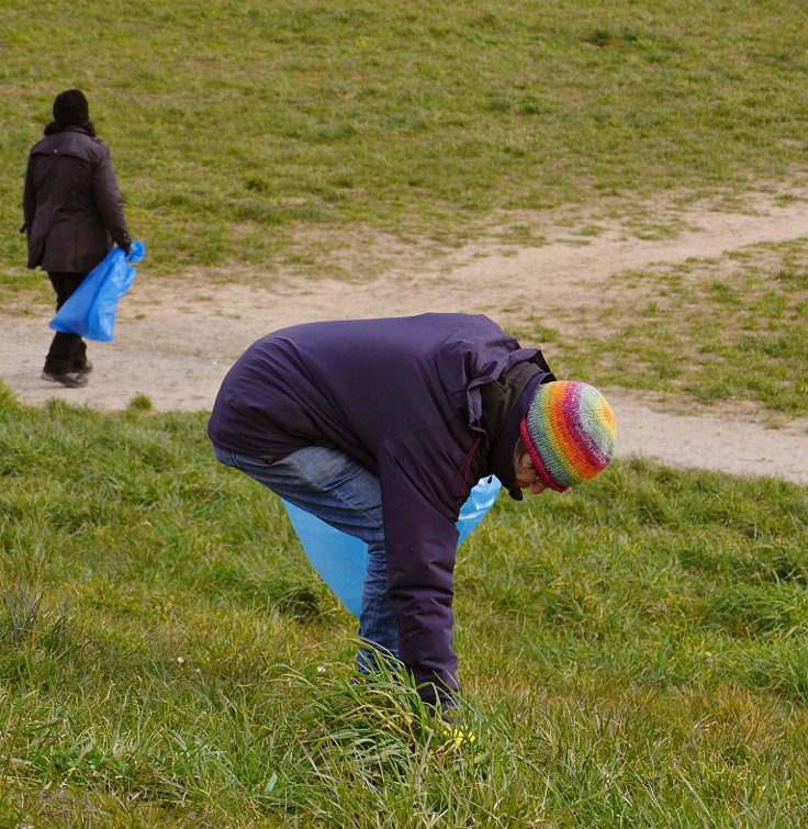 © www.mutbuergerdokus.de: BUND Meerbusch: 'Saubertag: Müllsammeln am Rheinufer'