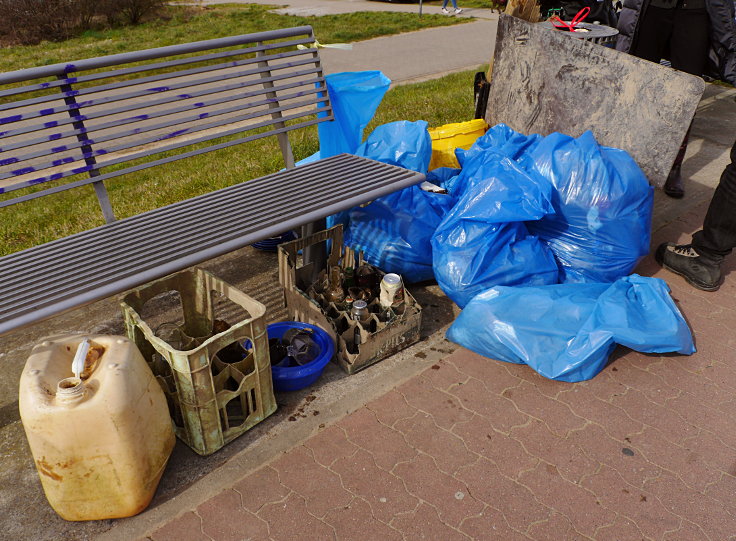 © www.mutbuergerdokus.de: BUND Meerbusch: 'Saubertag: Müllsammeln am Rheinufer'