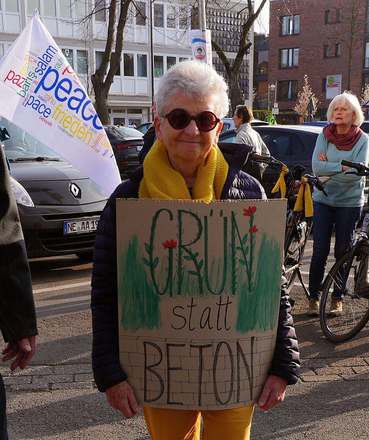 © www.mutbuergerdokus.de: BUND Meerbusch / parents for future Meerbusch: 'Demonstration für Frieden und Klimaschutz'