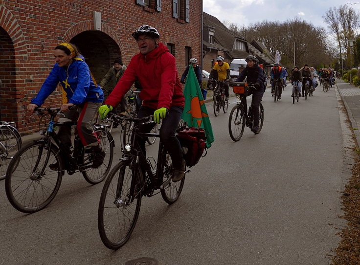 © www.mutbuergerdokus.de: Radtour an den bedrohten Dörfern