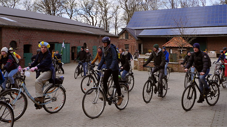 © www.mutbuergerdokus.de: Radtour an den bedrohten Dörfern