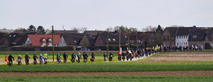 © www.mutbuergerdokus.de: Radtour an den bedrohten Dörfern