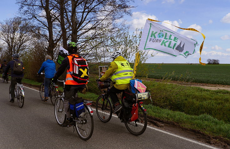 © www.mutbuergerdokus.de: Radtour an den bedrohten Dörfern