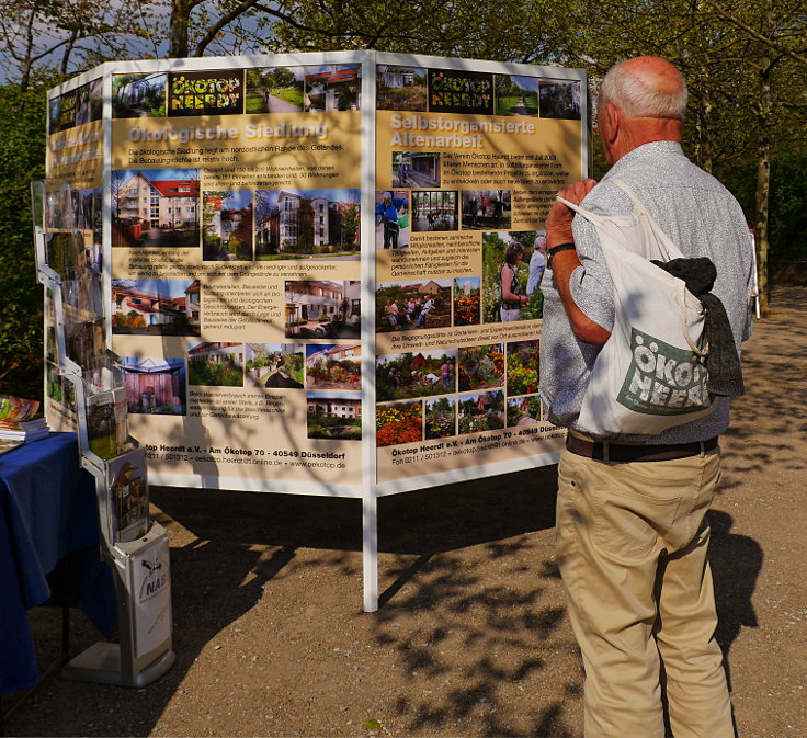 © www.mutbuergerdokus.de: Gartenfest am 'Ökotop' zum 'Tag der Erde'