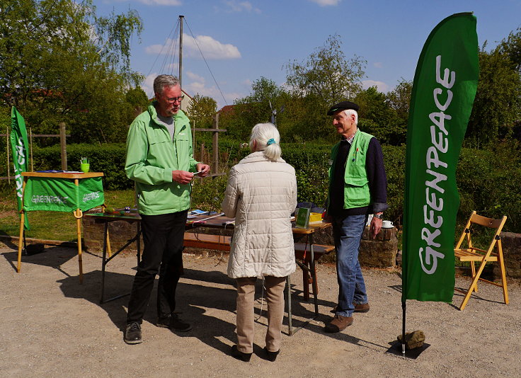 © www.mutbuergerdokus.de: Gartenfest am 'Ökotop' zum 'Tag der Erde'